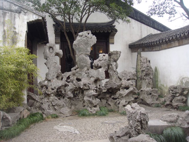 塑石假山，一种巧妙融合自然与艺术的景观设计