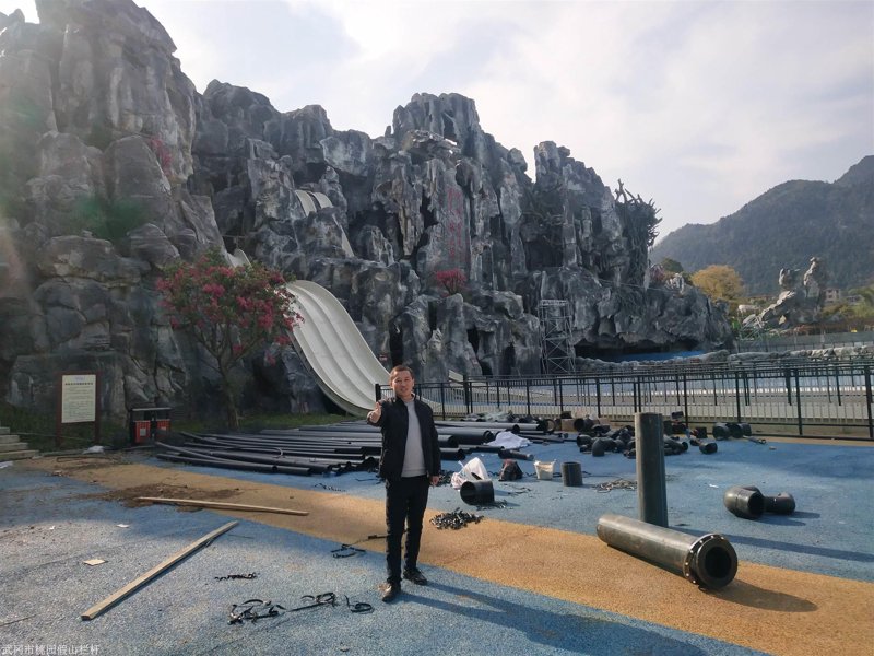 塑石假山：自然之美与造景艺术的完美融合